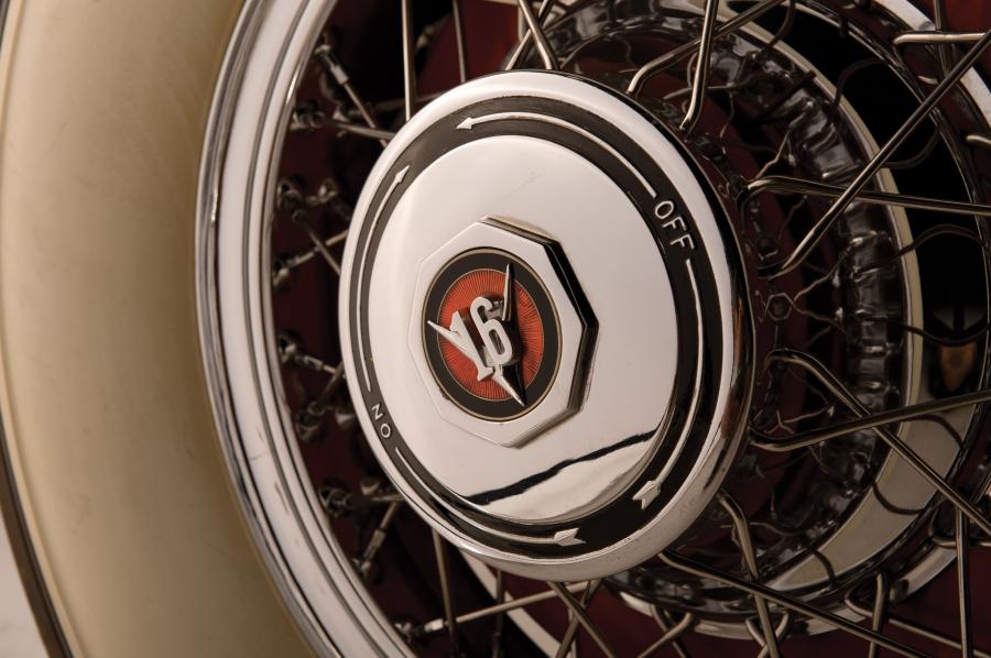  Cadillac V16 Roadster by Fleetwood 1930 года  (фото 6 из 12)